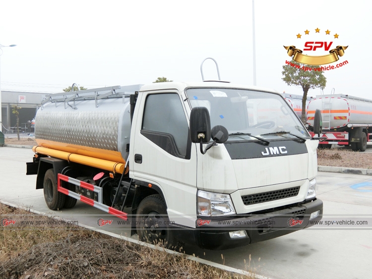 Front Right View of Stainless Steel Fuel Tanker Front Right View of Stainless Steel Fuel Tanker